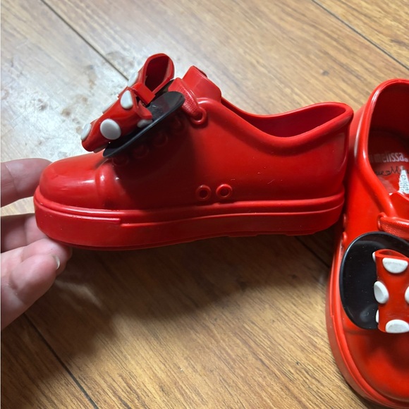 Mini Melissa Minnie Mouse Slip On Sneakers Red With Red Bow - Picture 3 of 6
